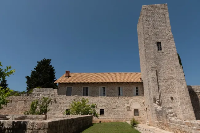 Lokrum samostanski-kompleks