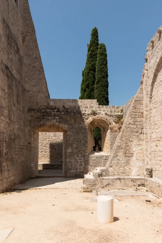 Lokrum samostanski-kompleks