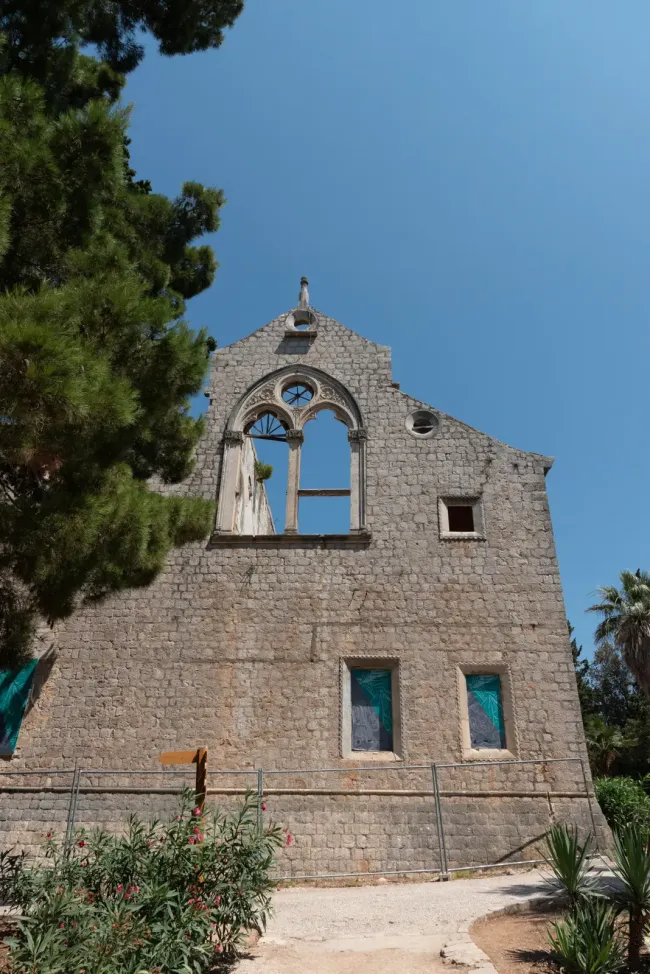 Lokrum samostanski-kompleks